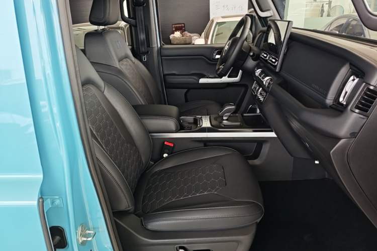 Used 212 T01 2025 2.0T Changfeng Right Front Seat