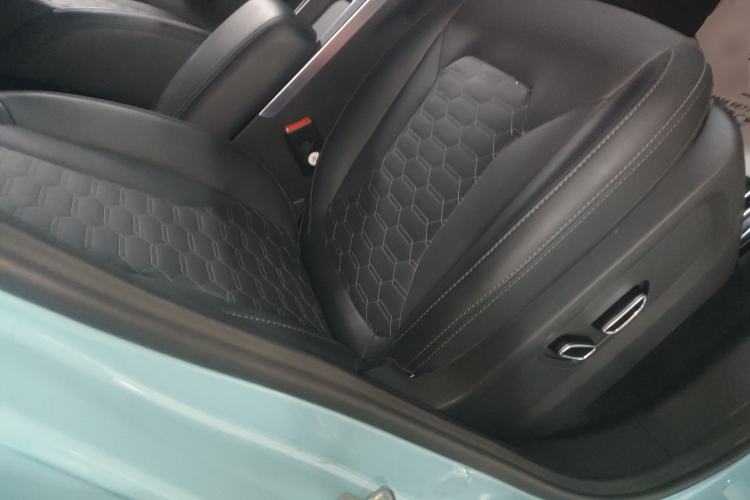 Used 212 T01 2025 2.0T Changfeng Right Front Seat