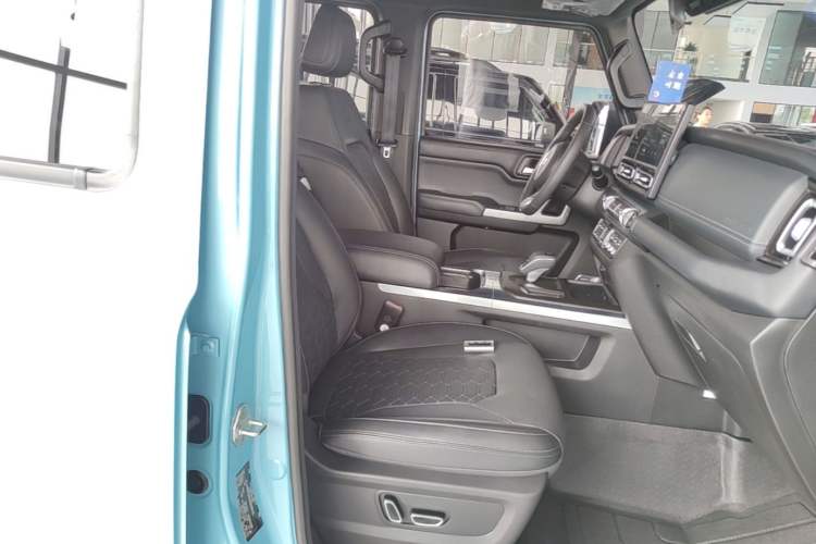 Used 212 T01 2025 2.0T Changfeng Right Front Seat