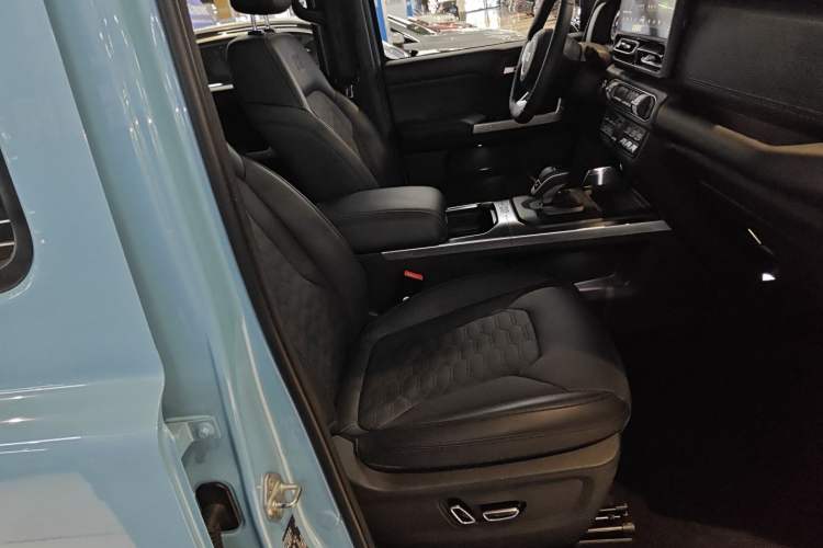 Used 212 T01 2025 2.0T Changfeng Right Front Seat