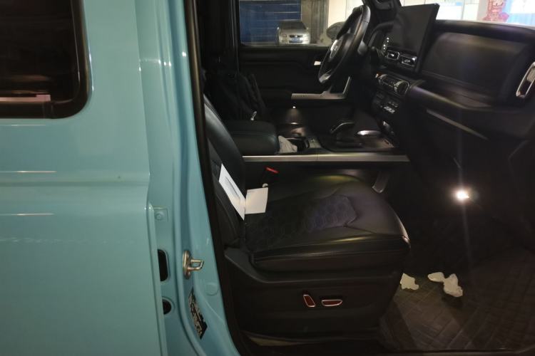Used 212 T01 2025 2.0T Changfeng Right Front Seat