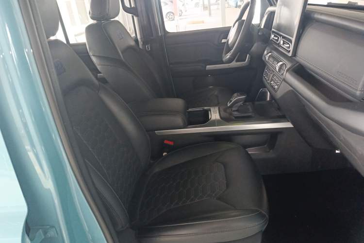 Used 212 T01 2025 2.0T Changfeng Right Front Seat