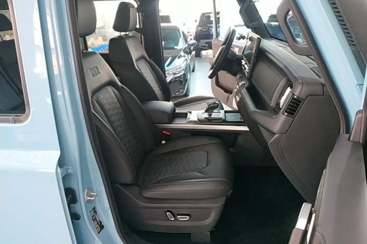 Used 212 T01 2025 2.0T Changfeng Right Front Seat
