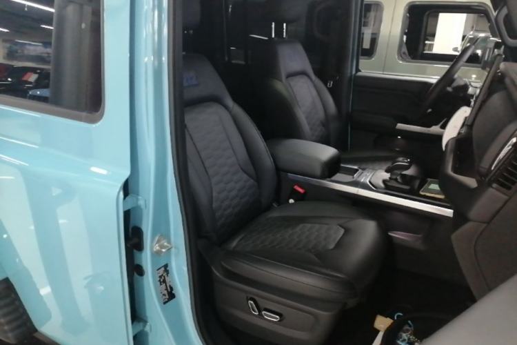 Used 212 T01 2025 2.0T Changfeng Right Front Seat