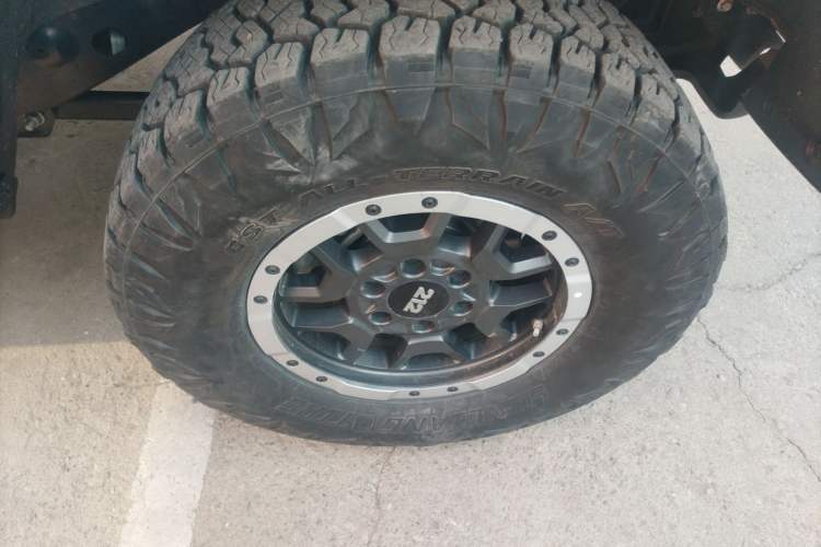 Used 212 T01 2025 2.0T Changfeng Right Front Wheel Hub