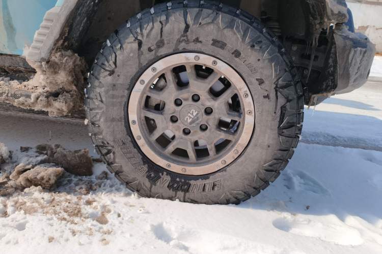 Used 212 T01 2025 2.0T Changfeng Right Front Wheel Hub