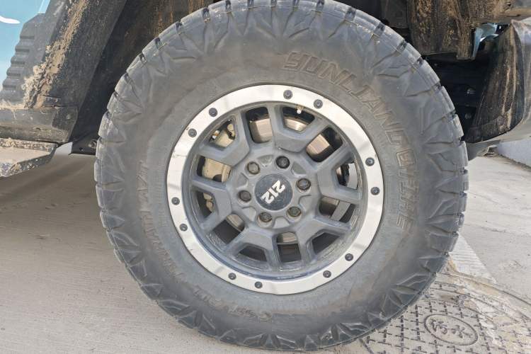 Used 212 T01 2025 2.0T Changfeng Right Front Wheel Hub