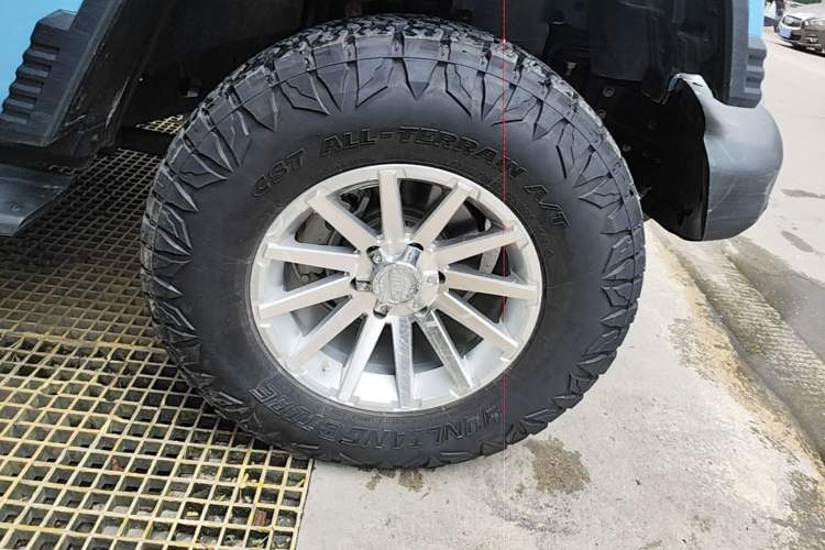 Used 212 T01 2025 2.0T Changfeng Right Front Wheel Hub
