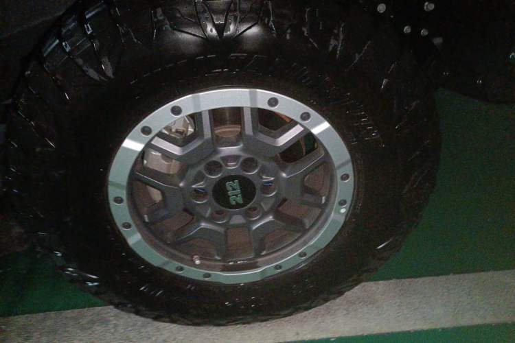 Used 212 T01 2025 2.0T Changfeng Right Front Wheel Hub
