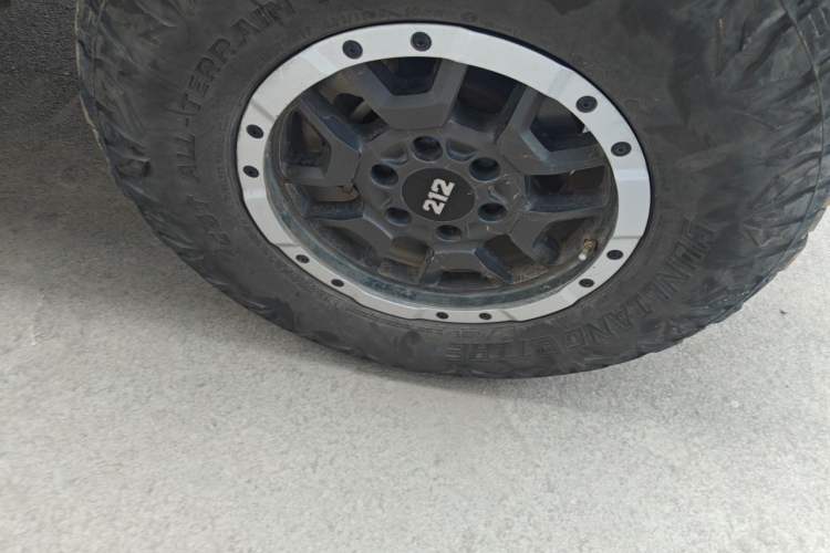 Used 212 T01 2025 2.0T Changfeng Right Front Wheel Hub