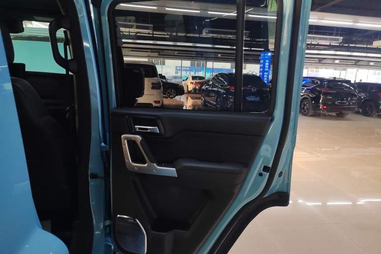 Used 212 T01 2025 2.0T Changfeng Right Rear Door Interior