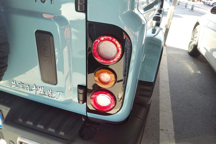 Used 212 T01 2025 2.0T Changfeng Right Rear Taillight