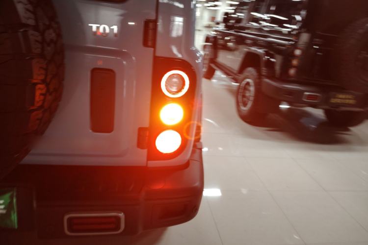Used 212 T01 2025 2.0T Changfeng Right Rear Taillight