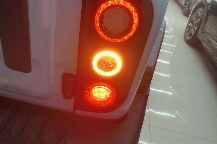 Used 212 T01 2025 2.0T Changfeng Right Rear Taillight