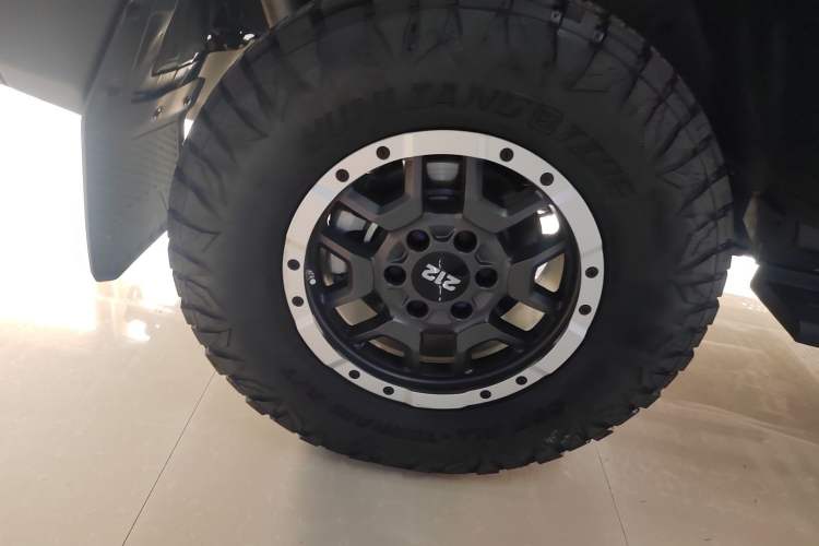 Used 212 T01 2025 2.0T Changfeng Right Rear Wheel Hub