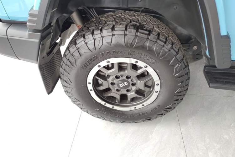 Used 212 T01 2025 2.0T Changfeng Right Rear Wheel Hub