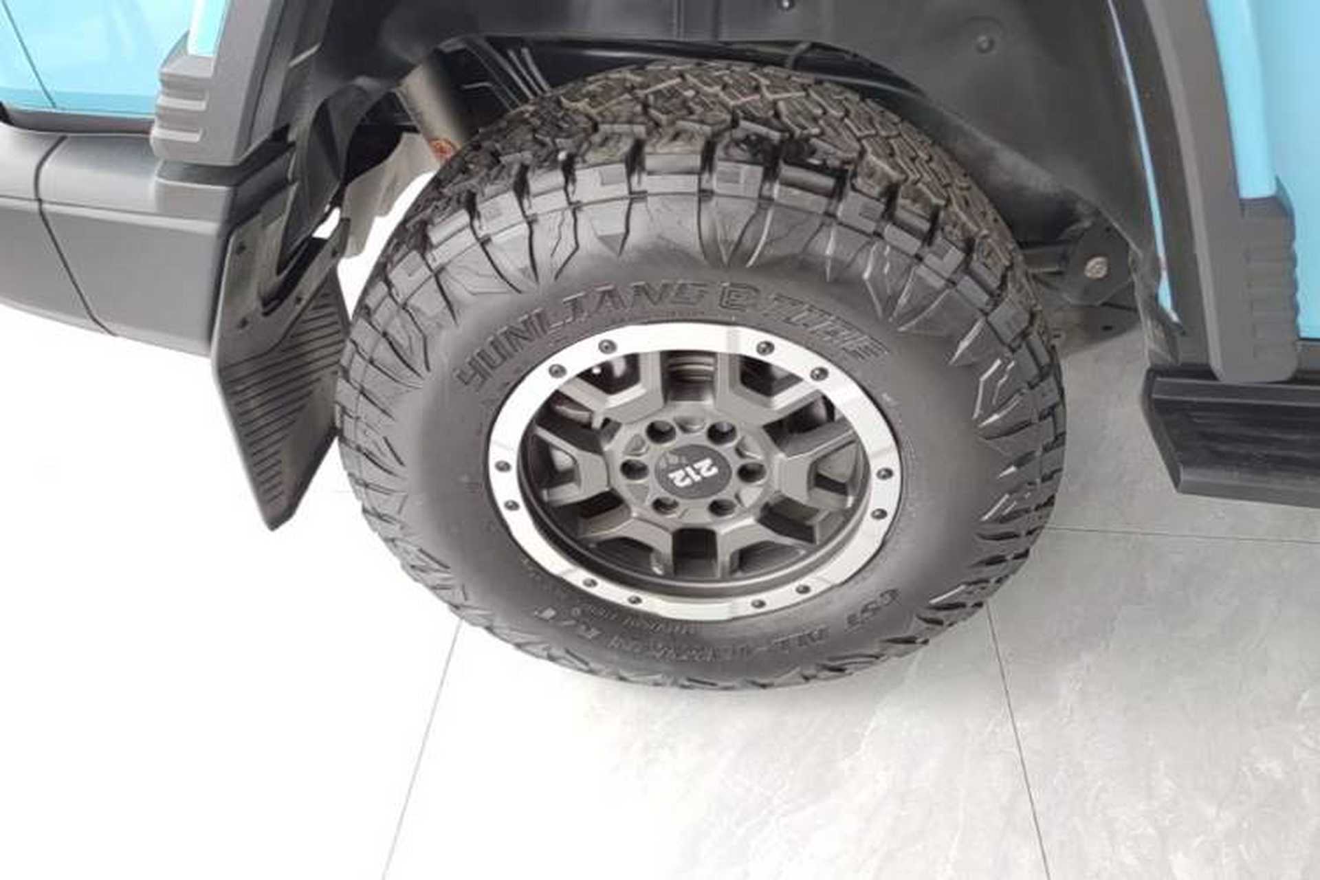 Used 212 T01 2025 2.0T Changfeng Right Rear Wheel Hub