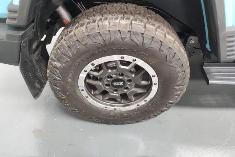 Used 212 T01 2025 2.0T Changfeng Right Rear Wheel Hub