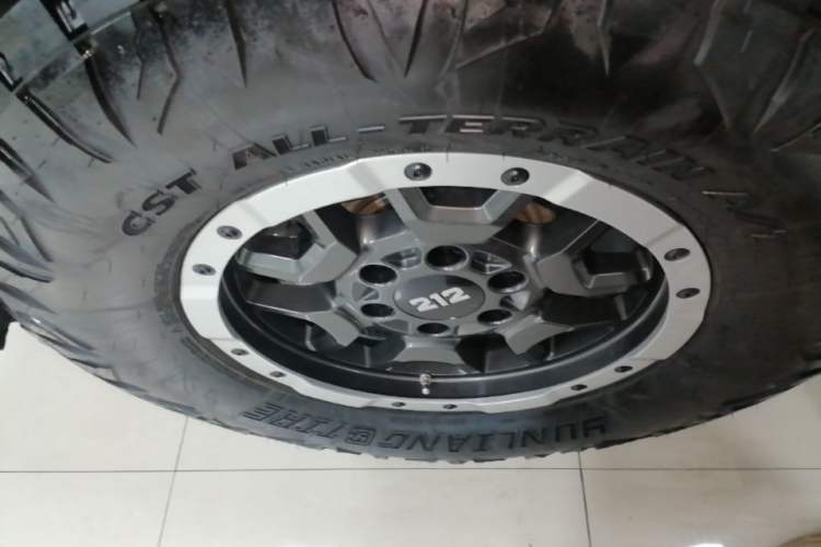 Used 212 T01 2025 2.0T Changfeng Right Rear Wheel Hub