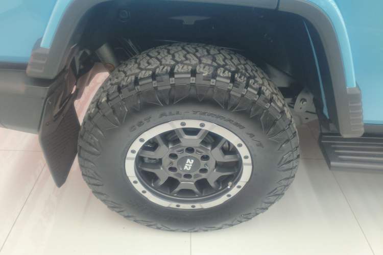 Used 212 T01 2025 2.0T Changfeng Right Rear Wheel Hub