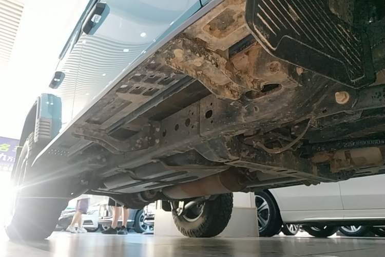 Used 212 T01 2025 2.0T Changfeng Right Side Sill