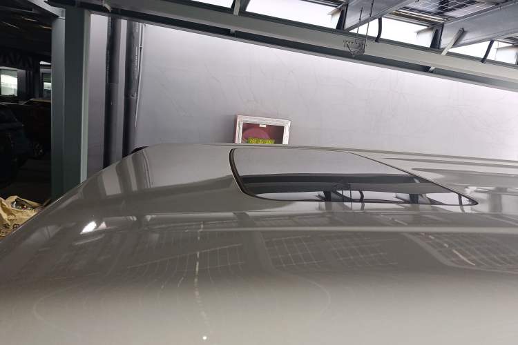 Used 212 T01 2025 2.0T Changfeng Roof