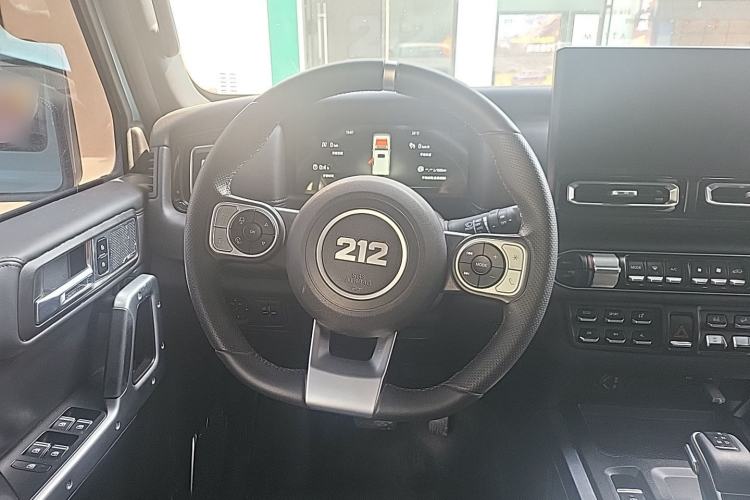 Used 212 T01 2025 2.0T Changfeng Steering Wheel
