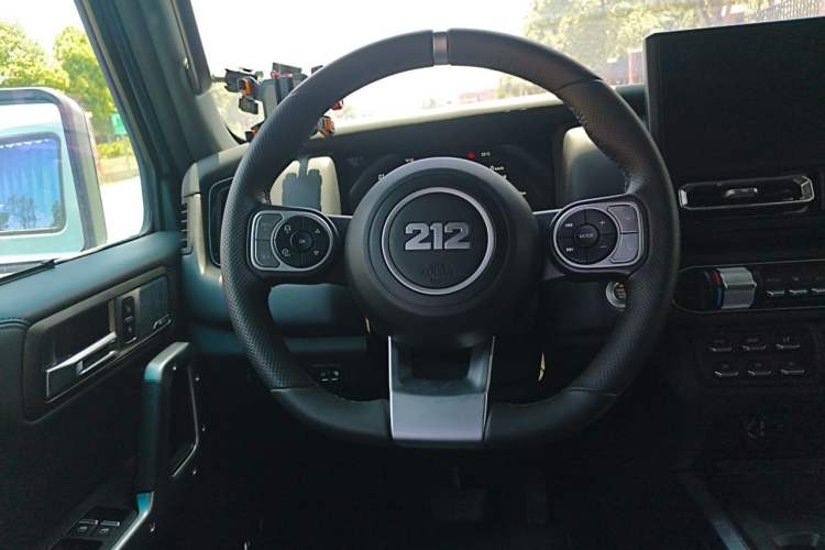 Used 212 T01 2025 2.0T Changfeng Steering Wheel