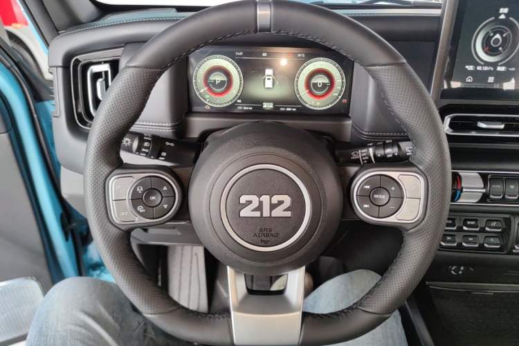Used 212 T01 2025 2.0T Changfeng Steering Wheel