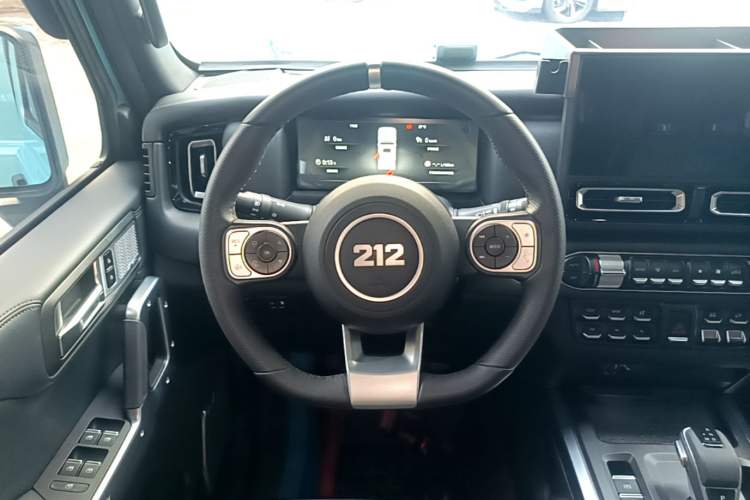 Used 212 T01 2025 2.0T Changfeng Steering Wheel