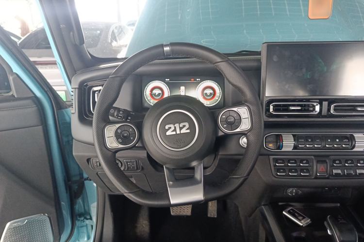 Used 212 T01 2025 2.0T Changfeng Steering Wheel