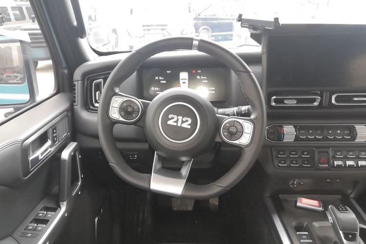 Used 212 T01 2025 2.0T Changfeng Steering Wheel