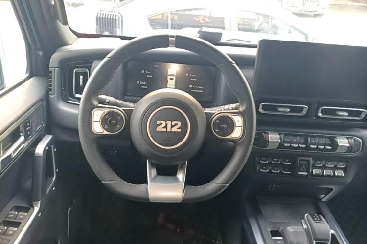 Used 212 T01 2025 2.0T Changfeng Steering Wheel