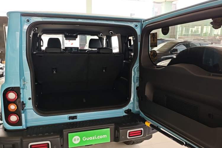 Used 212 T01 2025 2.0T Changfeng Trunk