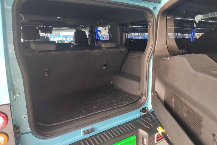 Used 212 T01 2025 2.0T Changfeng Trunk