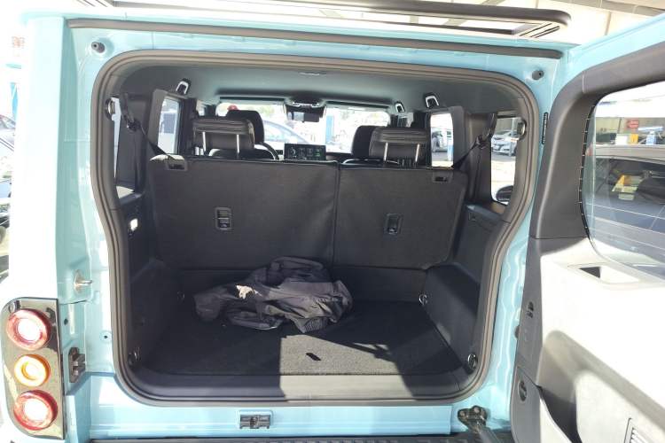 Used 212 T01 2025 2.0T Changfeng Trunk