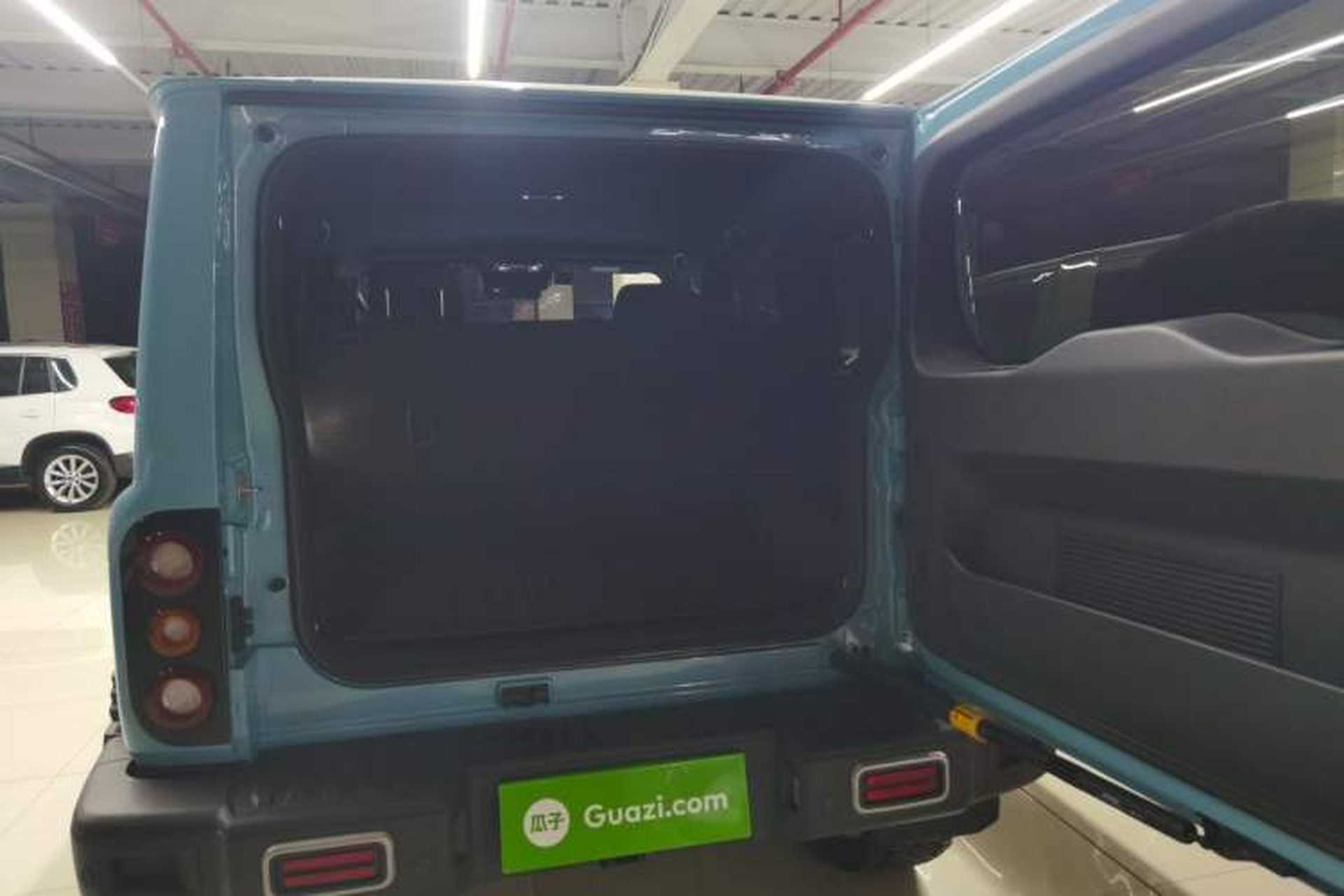 Used 212 T01 2025 2.0T Changfeng Trunk