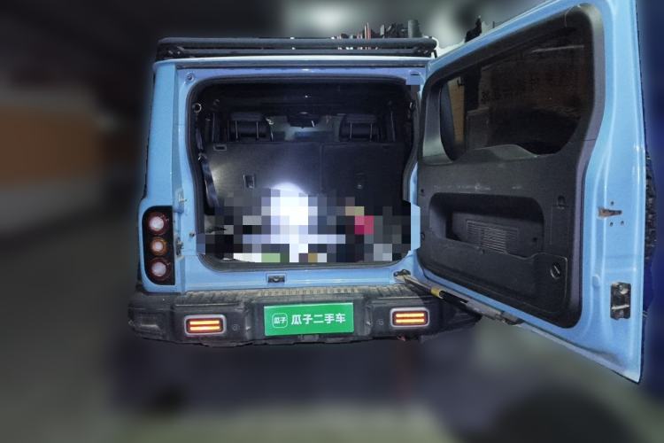 Used 212 T01 2025 2.0T Changfeng Trunk