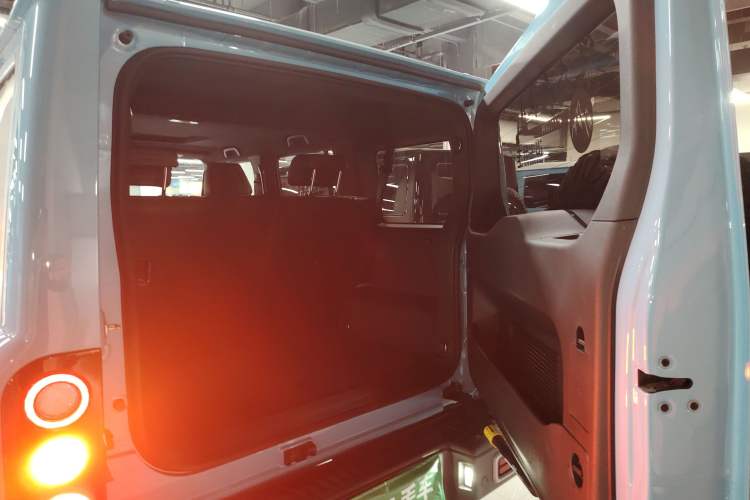 Used 212 T01 2025 2.0T Changfeng Trunk