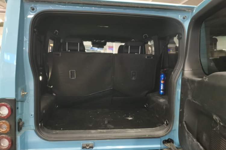 Used 212 T01 2025 2.0T Changfeng Trunk