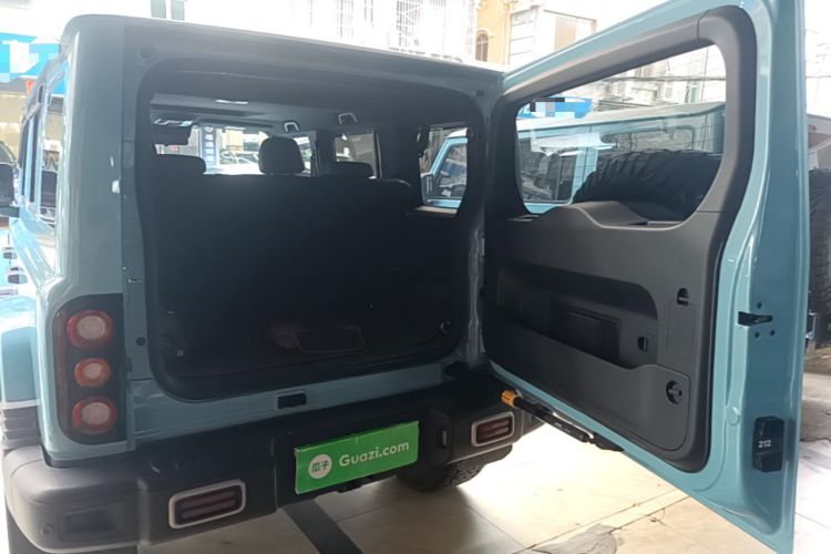 Used 212 T01 2025 2.0T Changfeng Trunk