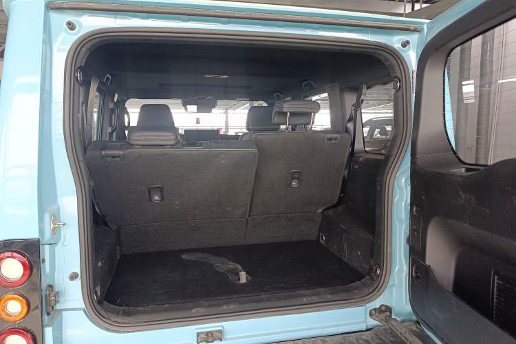 Used 212 T01 2025 2.0T Changfeng Trunk