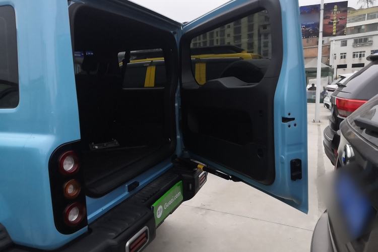 Used 212 T01 2025 2.0T Changfeng Trunk