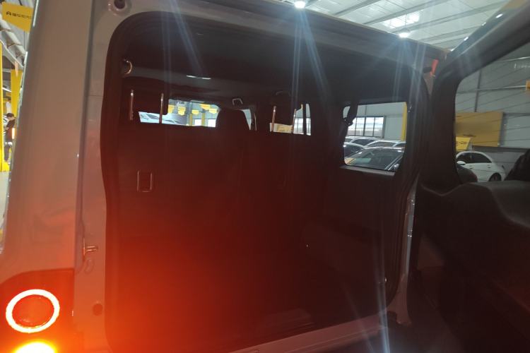 Used 212 T01 2025 2.0T Changfeng Trunk