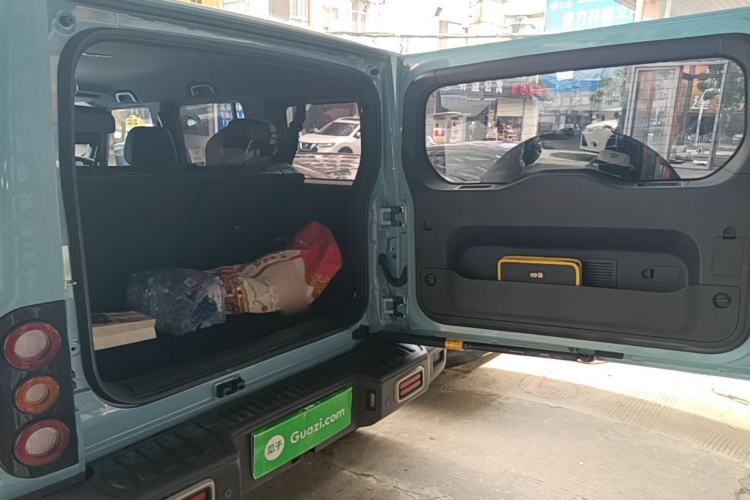 Used 212 T01 2025 2.0T Changfeng Trunk