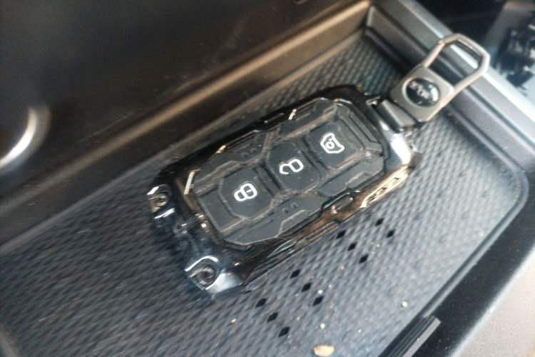 Used 212 T01 2025 2.0T Changfeng Vehicle Key