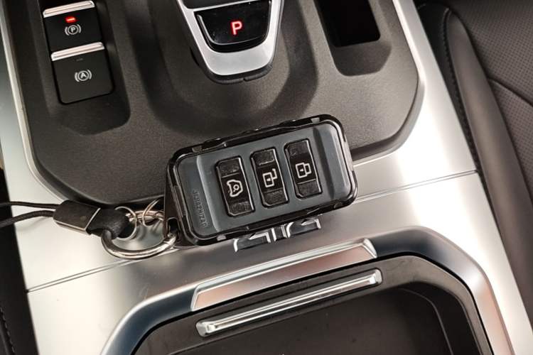Used 212 T01 2025 2.0T Changfeng Vehicle Key