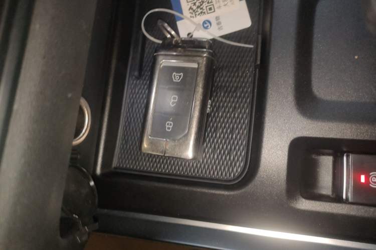 Used 212 T01 2025 2.0T Changfeng Vehicle Key