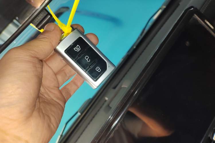 Used 212 T01 2025 2.0T Changfeng Vehicle Key
