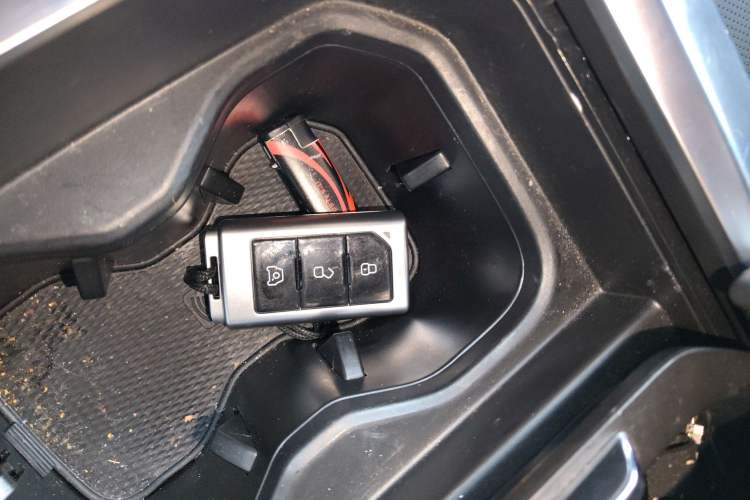 Used 212 T01 2025 2.0T Changfeng Vehicle Key